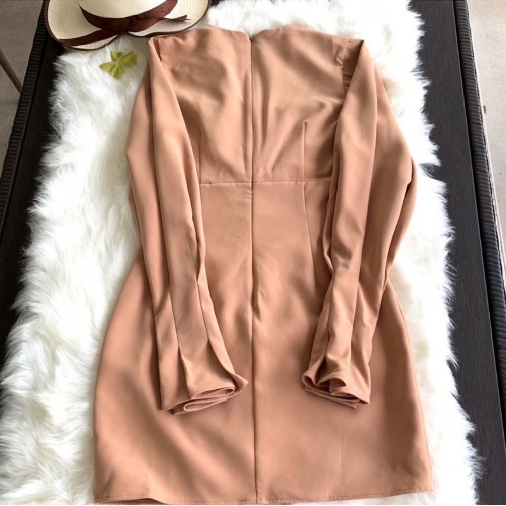 NWOT Lovers + Friends Elena Mini Dress in Neutral Peach Size Small - Picture 8 of 16